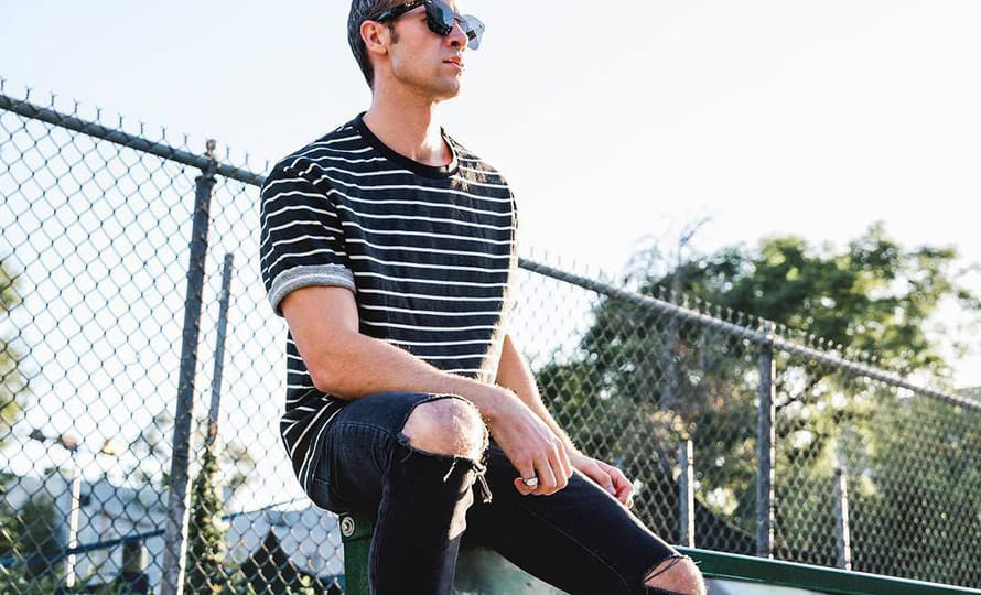 Bí quyết mix đồ cùng quần jean nam đơn giản