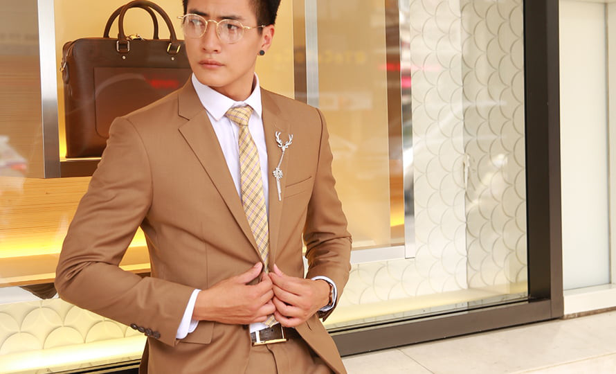 Cà vạt làm nâng tầm áo sơ mi nam