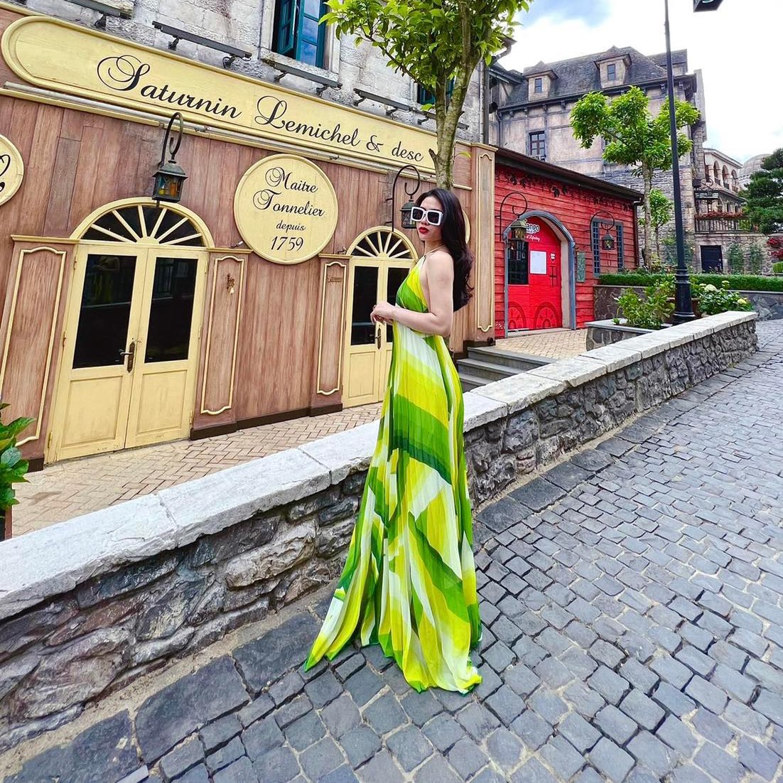 Đầm maxi dập ly cổ yếm