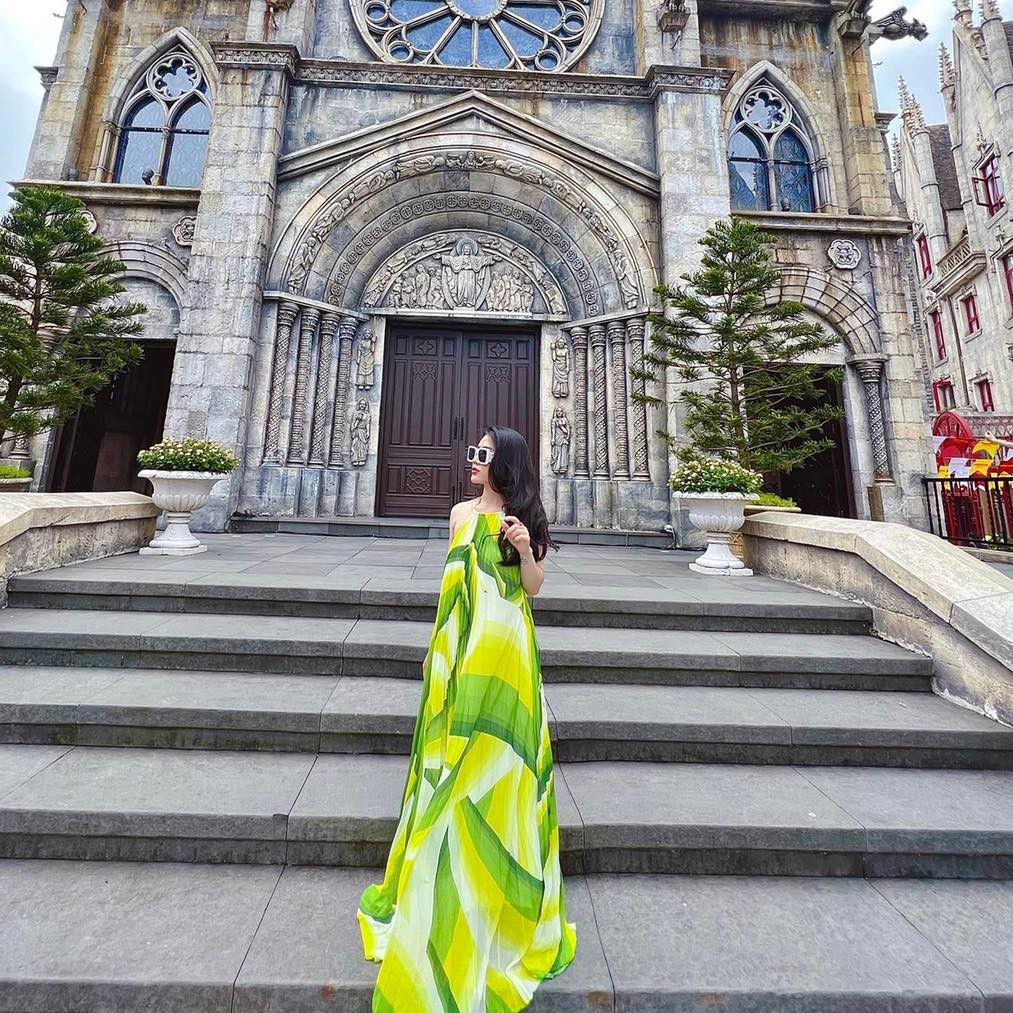 Đầm maxi dập ly cổ yếm